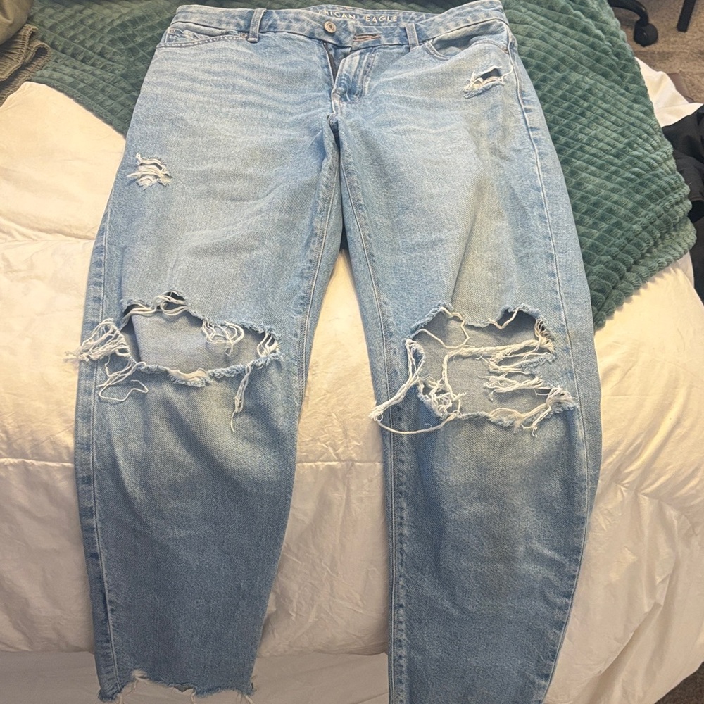 American Eagle Outfitters Light Blue Distressed Boyfriend Jeans